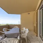 Apartmán Beachfront Haven Sleeps 8 Maximum 9 Sea Views Terrace And High Speed Wi-fi *
