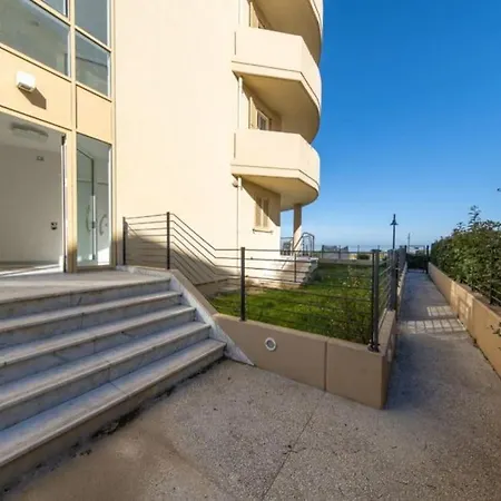 Apartmán Beachfront Haven Sleeps 8 Maximum 9 Sea Views Terrace And High Speed Wi-fi *